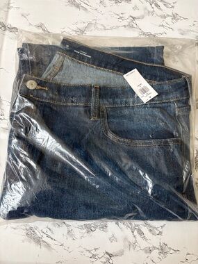 NWT Old Navy Wow Boyfriend Jeans  18 Short